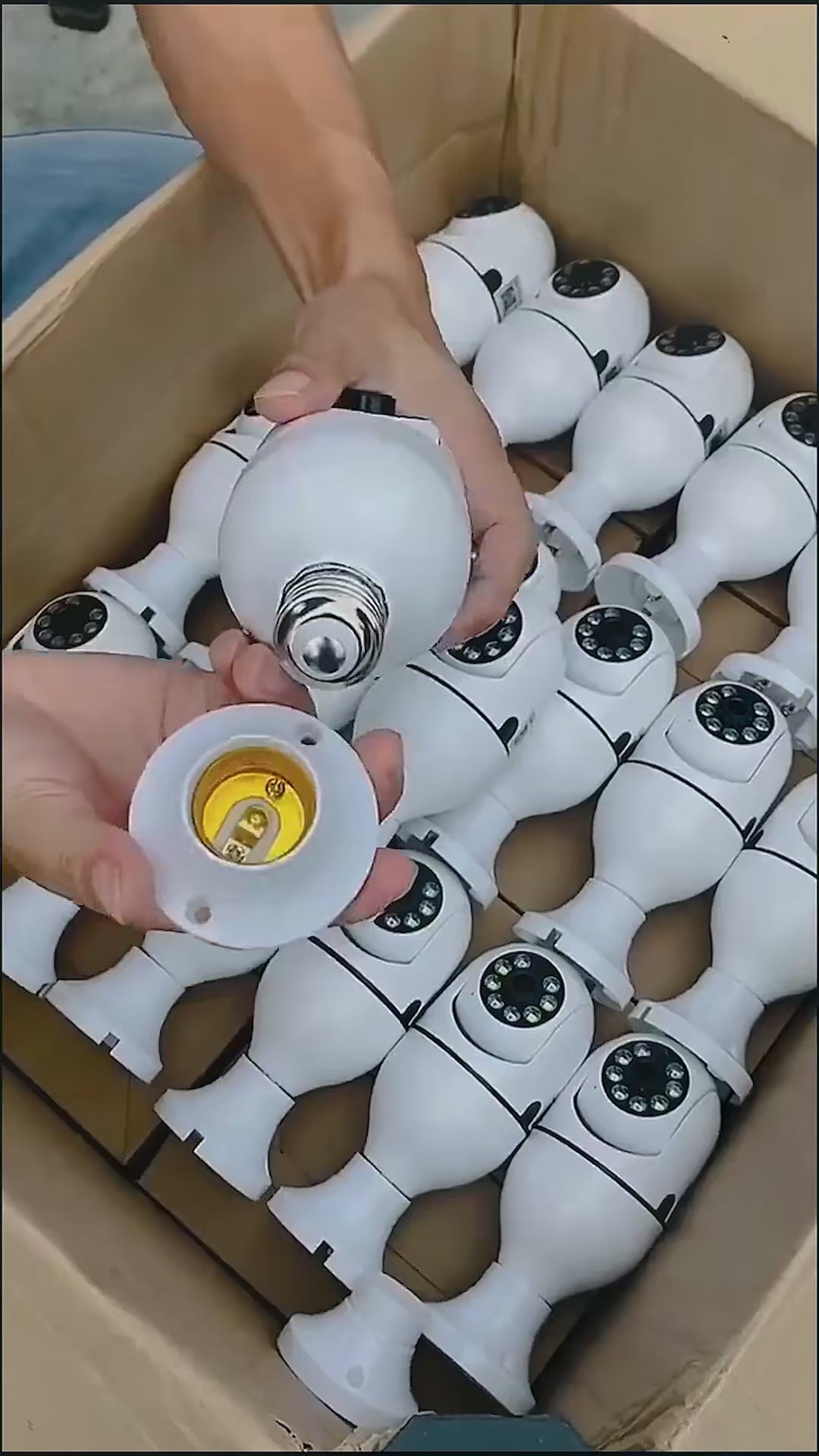 Velix 2K CamBulb video